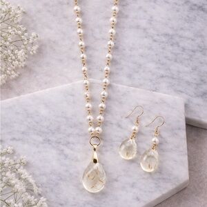 Elegant Gold and Pearl Jewelry Set